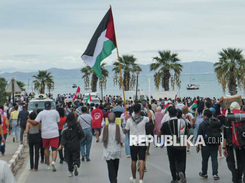 Kapal Indonesia bersama Global Sumud Flotilla berlayar tembus Gaza