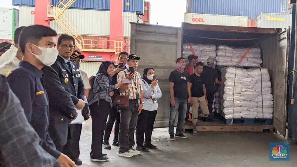 Impor Ilegal Rp54 Triliun Hantam RI, Industri Tekstil Terancam Mati