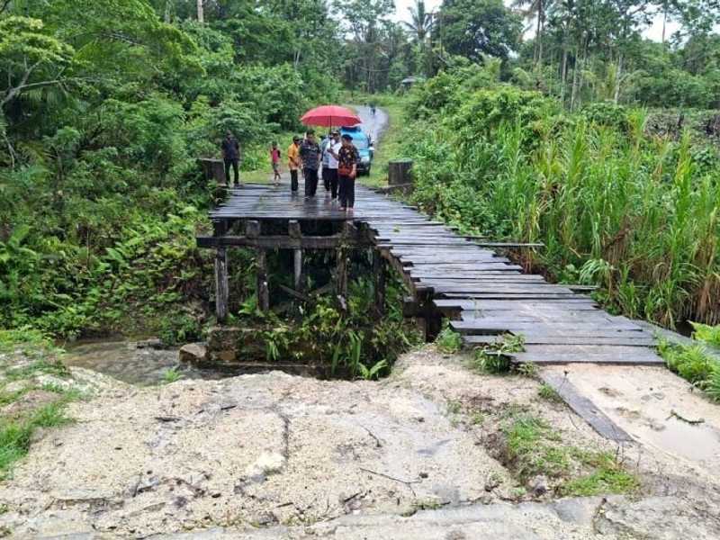 Jembatan Wodu Biak Numfor roboh, warga desak perbaikan mendesak