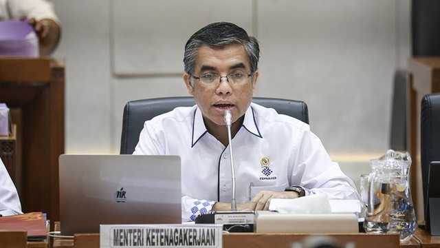 Menaker kaji UMP 2026 di tengah demo buruh