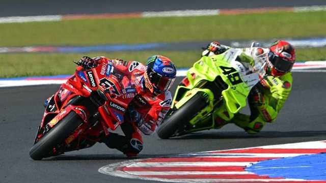 Ducati Tepis Rumor: Bagnaia dan Di Giannantonio Tak Akan Tukar Tim
