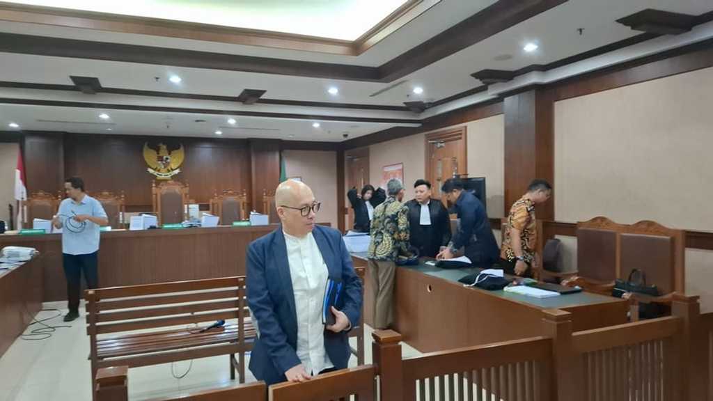 Mantan Dirut Taspen Antonius Kosasih dituntut 10 tahun penjara dalam kasus investasi fiktif