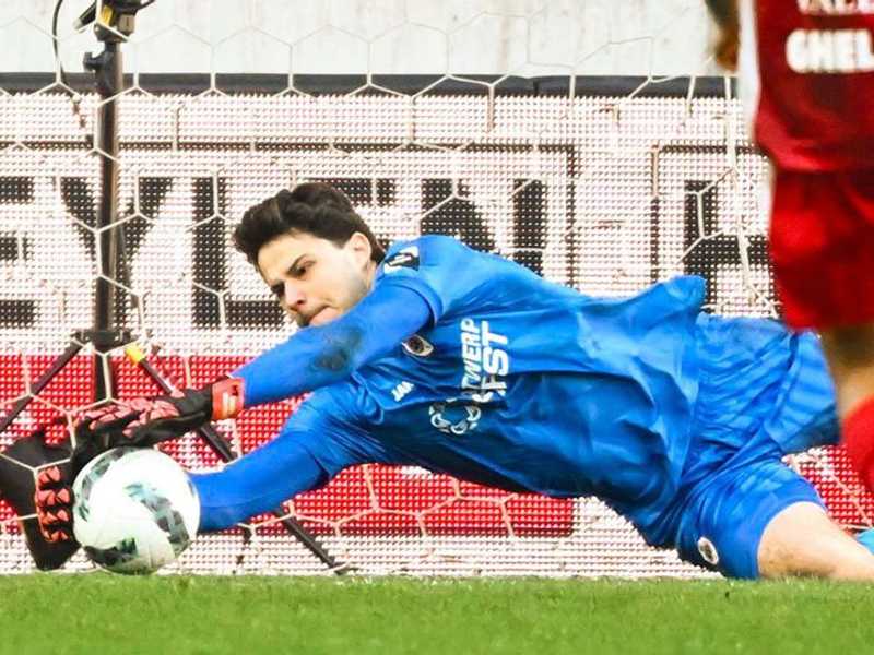 Manchester United Resmi Rekrut Senne Lammens, Guncang Posisi Onana & Bayindir