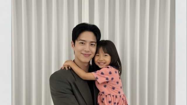 Tren edit foto Gemini AI bersama ayah masih populer, ini kumpulan promptnya