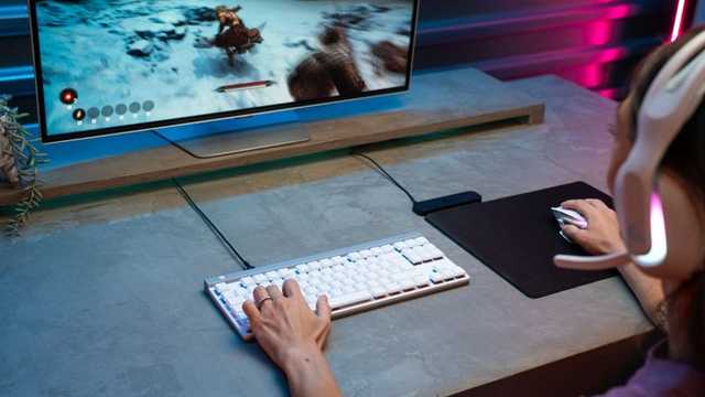 Logitech G luncurkan mouse gaming dan AI streaming baru di Play 2025