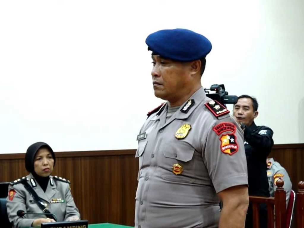 Kompol Cosmas Dipecat Polri Usai Terlibat Lindas Ojol hingga Tewas