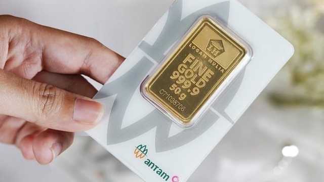 Harga Emas Antam Anjlok Rp8.000 per Gram, Berdampak pada Buyback