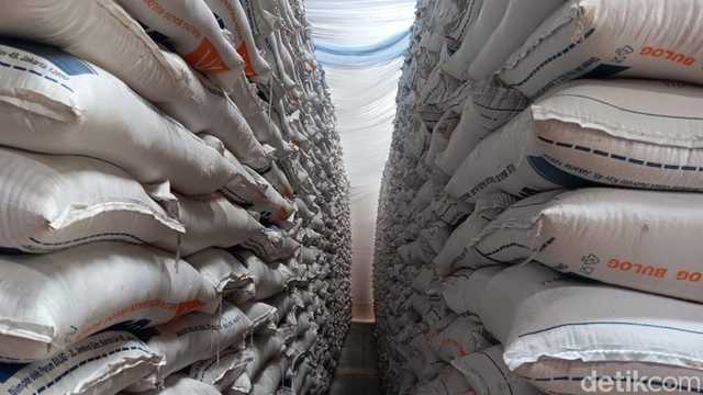 Bulog Gelontorkan 327 Ribu Ton Beras SPHP, Target 1,5 Juta Ton Redam Harga