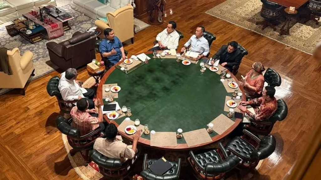 Prabowo Kumpulkan Ketua MPR dan Menteri di Hambalang: Bahas Isu Nasional