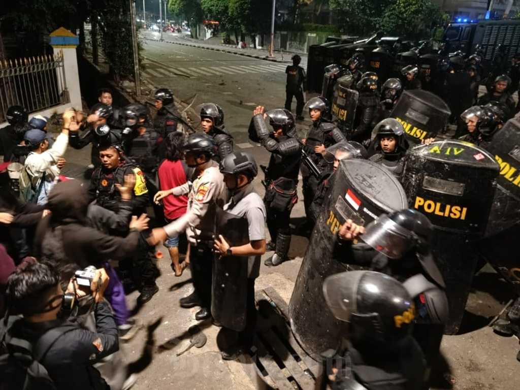 Search image article