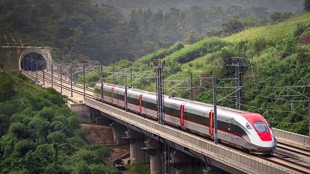 AHY Tegaskan: Utang KCIC Tak Boleh Hambat Kereta Cepat Jakarta-Surabaya