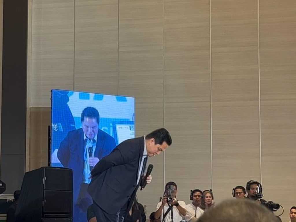 Erick Thohir sebut dirinya masa lalu, Dony Oskaria masa depan BUMN