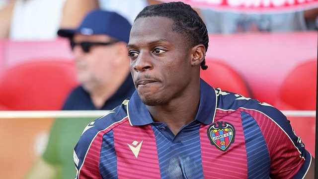 Barcelona Siapkan Pengganti Lewandowski, Bidik Bintang Levante