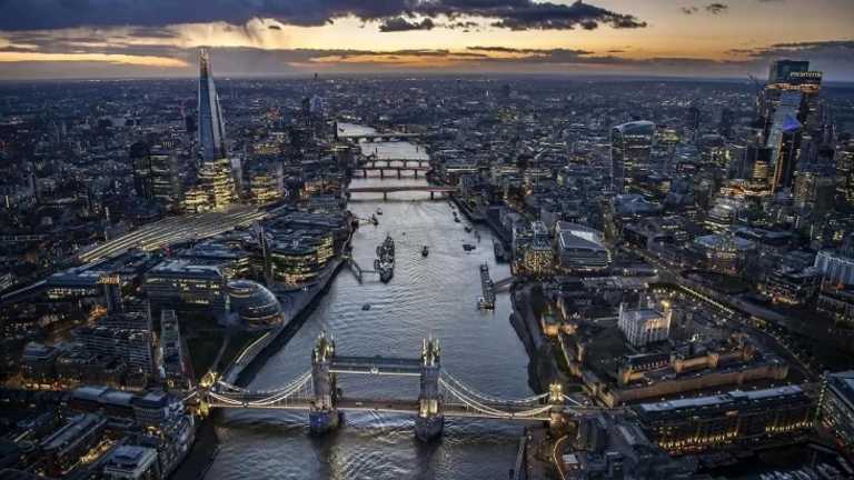 CIA Berupaya Pulihkan Kepercayaan Uni Eropa, Bahas Ancaman Rusia dan China