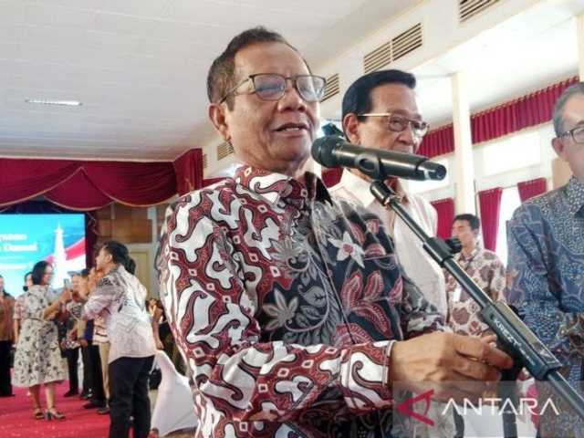 Mahfud MD: Soeharto Penuhi Syarat Yuridis Pahlawan Nasional, Semua Eks Presiden Tak Perlu Ditinjau Ulang