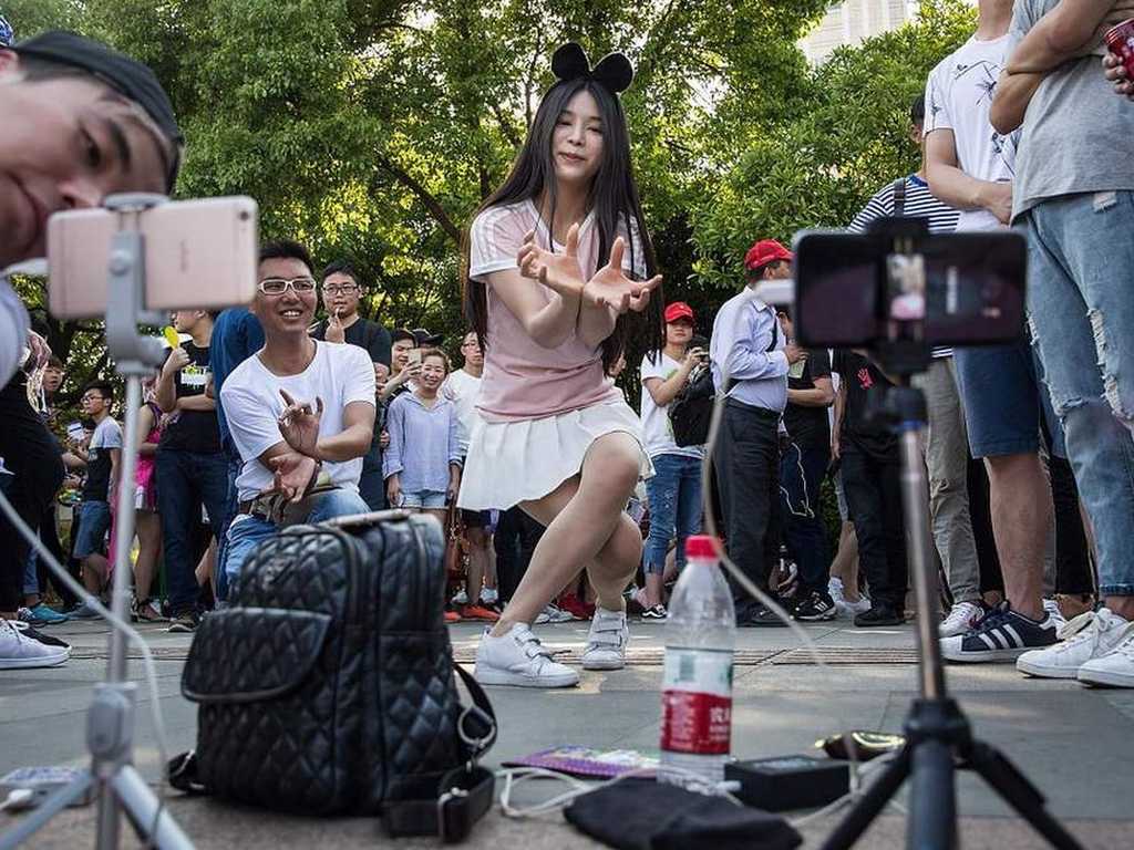 Search image article