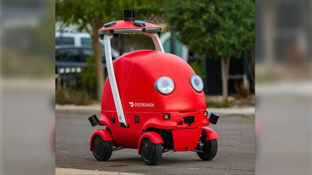 DoorDash perkenalkan robot kurir 'Dot', bisa jalan di trotoar