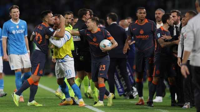 Napoli Hajar Inter 3-1, Antonio Conte Berseteru dengan Lautaro Martinez