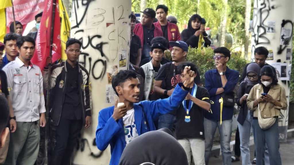 Ratusan Mahasiswa Kalbar Desak Usut Represif Aparat, Tuntut Cabut Tunjangan DPR
