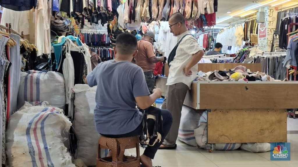 Menkeu Purbaya Ancam Denda Mafia Balpres, Nasib Pedagang Pasar Senen Terancam