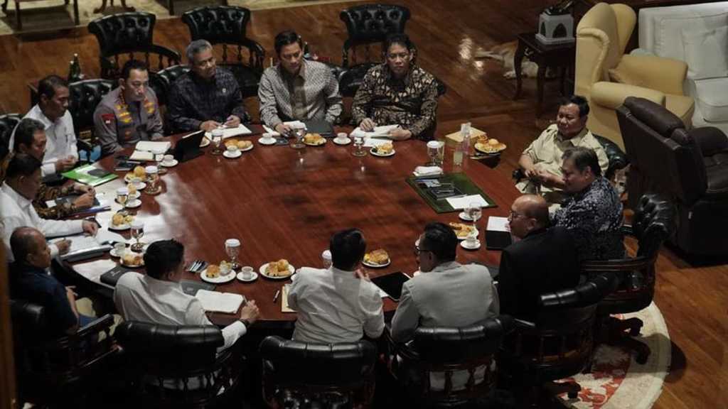 Prabowo minta menteri ekonomi akselerasi program, tangani belanja tak efektif