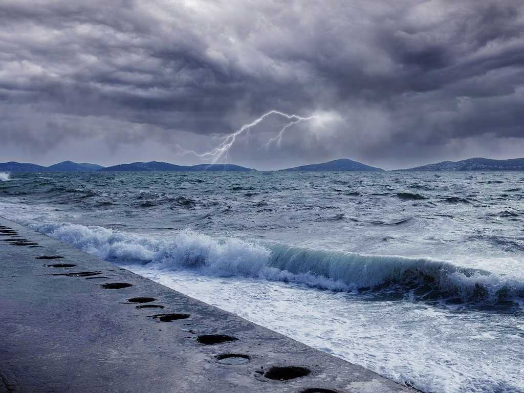 Badai Melissa Hantam Jamaika, Setengah Juta Warga Tanpa Listrik