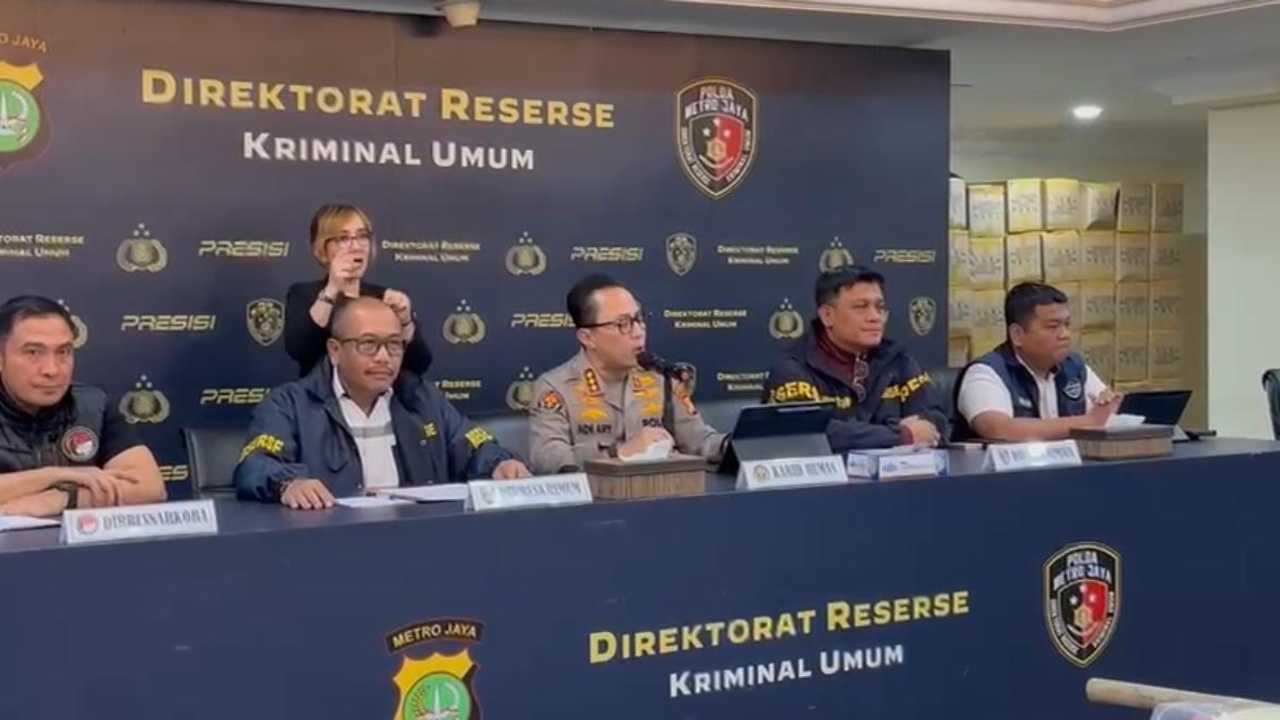 Polisi Tetapkan Direktur Lokataru Delpedro Marhaen Tersangka Penghasutan Demo Pelajar Anarkis