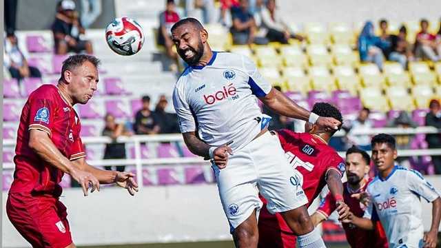Persis Solo vs Arema FC Imbang Dramatis 2-2 di Super League