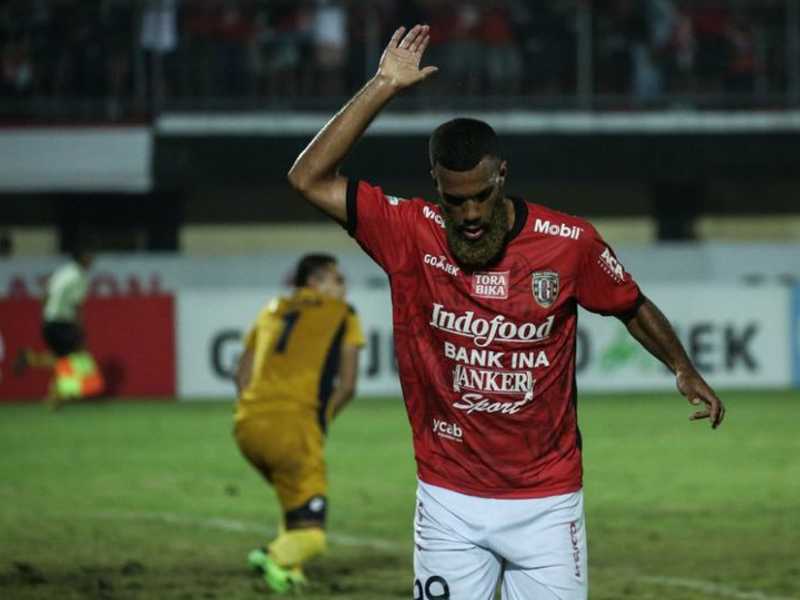 Kabar Terbaru Sylvano Comvalius: Eks Bintang Bali United Kini Jadi Pelatih Jong AZ