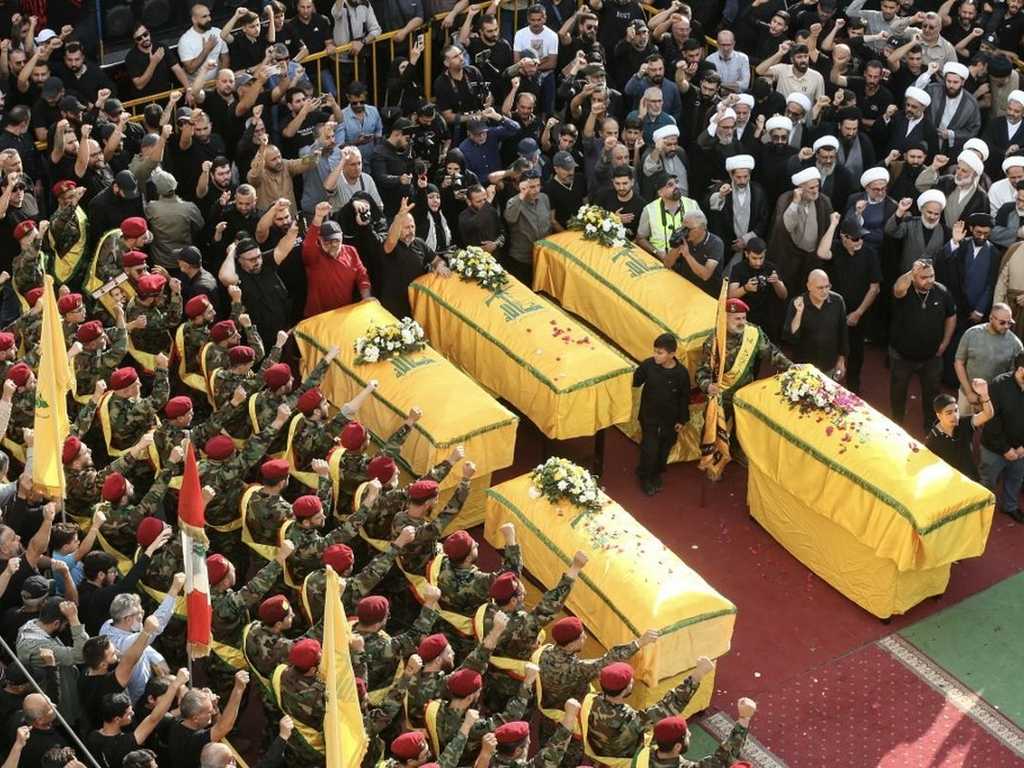 Ratusan Warga Hadiri Pemakaman 5 Anggota Hezbollah Tewas Diserang Israel