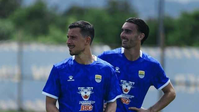 Bojan Hodak Bantah Balas Dendam ke Persebaya, Thom Haye & Eliano Reijnders Debut di Persib?