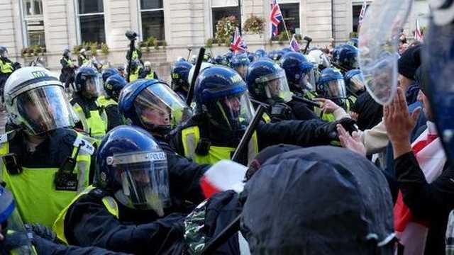 Demonstrasi di London memanas, 26 polisi terluka dan 25 pendemo ditangkap