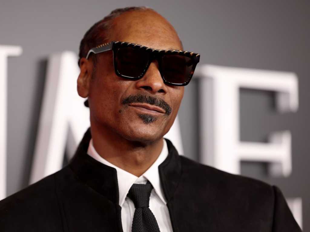Snoop Dogg Minta Maaf Soal Komentar LGBTQ+ di 'Lightyear', Akui 'Kaget' dan Ingin Belajar