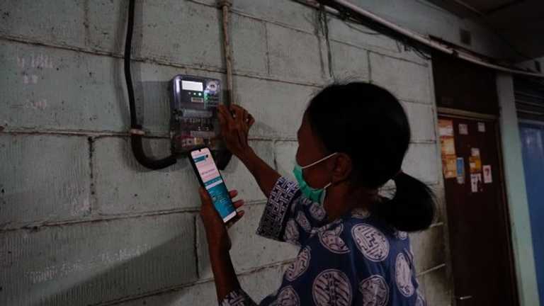 PLN EPI & PLN UID Jatim: 21 Keluarga Miskin Banyuwangi Kini Berlistrik Gratis