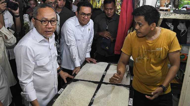 Zulhas Respons Harga Beras di 214 Daerah Masih di Atas HET: "Sudah Turun!"