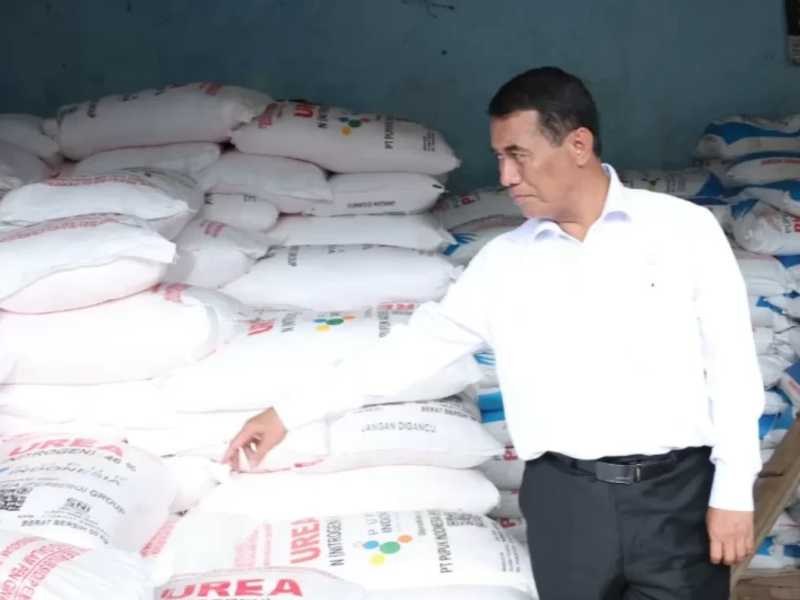 Mentan Amran Sidak: Harga Pupuk Subsidi Turun 20% di Lampung, Perintah Prabowo Terbukti