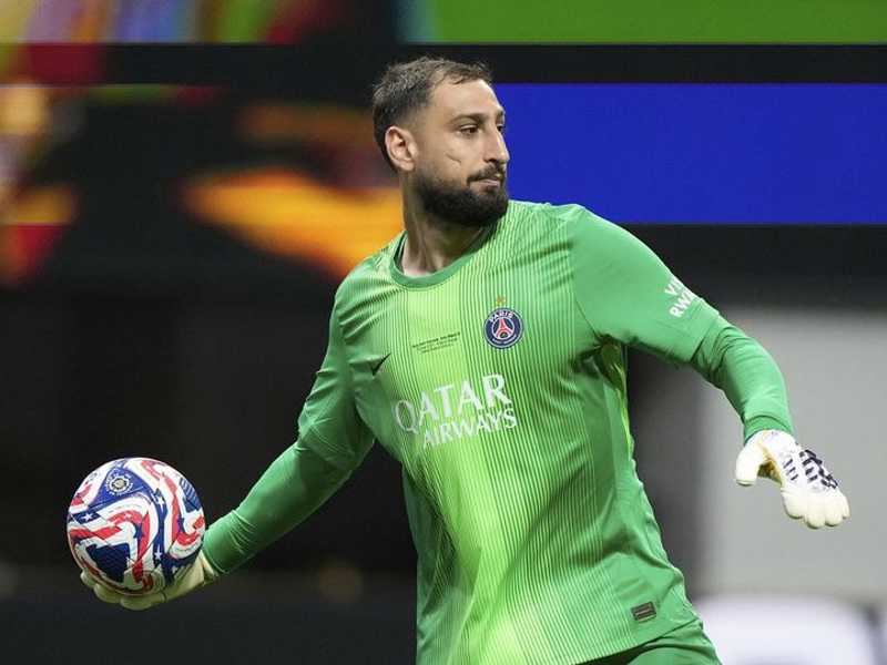 Dilema Guardiola: Siapa jaga gawang City di Derby Manchester?