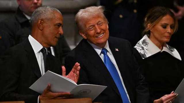 Obama Sebut Pemerintahan Trump Gelap dan Penuh Kegilaan