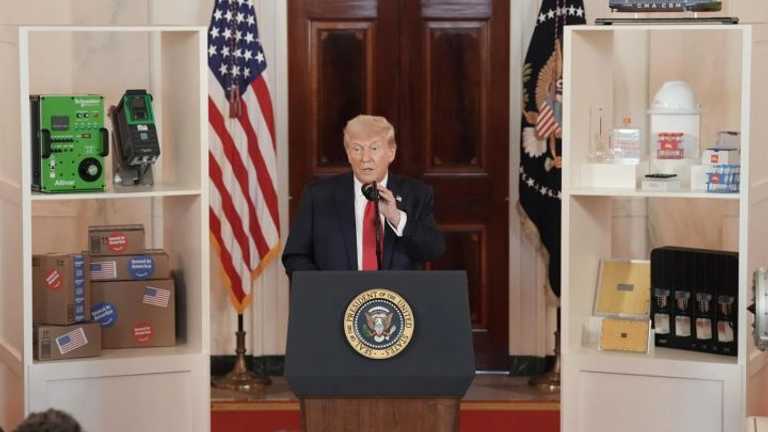 Donald Trump peringatkan Hamas jangan gunakan sandera sebagai tameng hidup