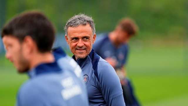 BREAKING! Pelatih PSG Luis Enrique Patah Tulang Selangka, Harus Dioperasi Usai Kecelakaan Sepeda