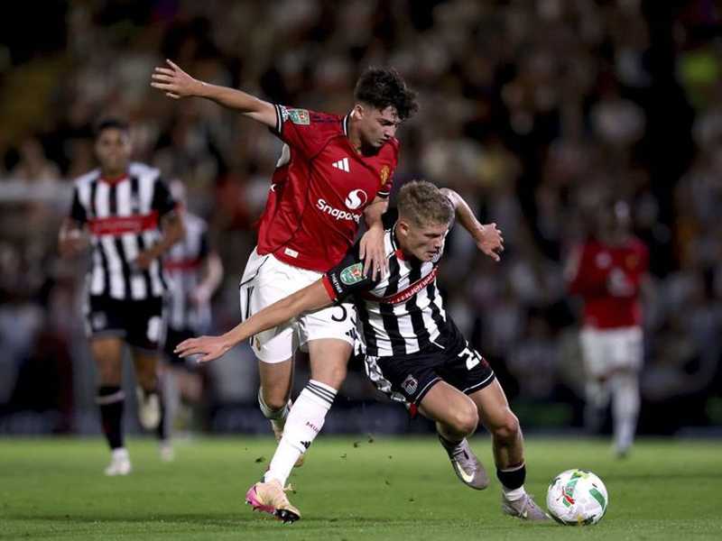 Kisah Mengejutkan: Grimsby Town Singkirkan Manchester United di Carabao Cup!