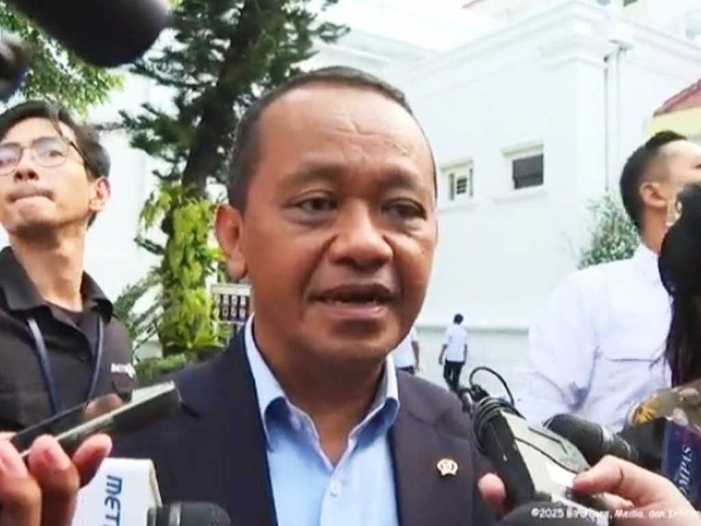 Prabowo minta Bahlil percepat negosiasi saham Freeport, target lebih dari 10 persen