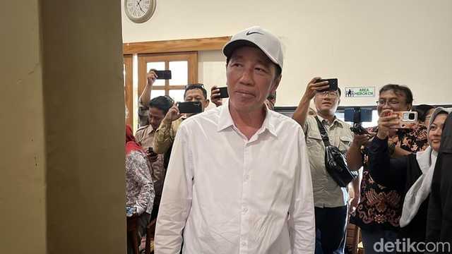 Jokowi: Kereta Cepat Whoosh Investasi Atasi Rugi Macet Rp 100 Triliun