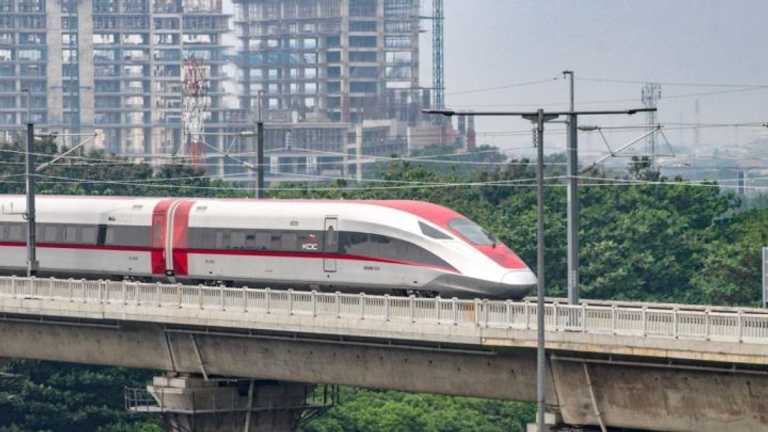 Kereta Cepat Whoosh: Biaya Membengkak, Utang Rp119 Triliun dari China