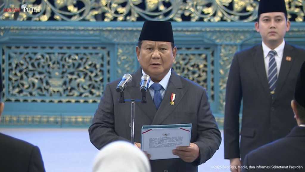 Prabowo melantik sejumlah menteri baru dalam reshuffle kabinet