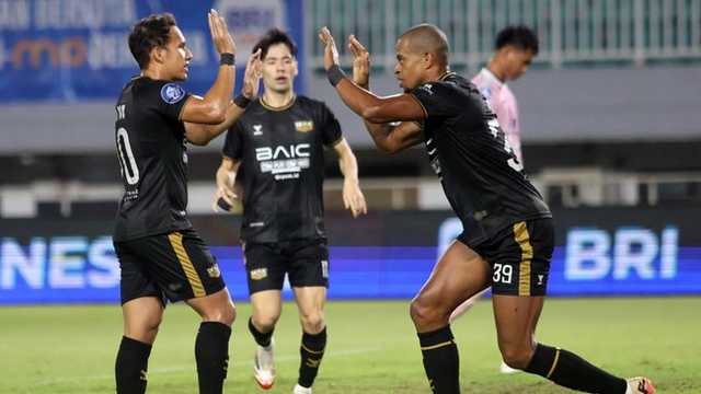 Dewa United Gagal Menang Lawan 10 Pemain Phnom Penh Crown