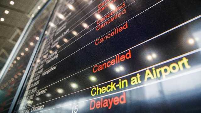 Bandara Hong Kong tunda penerbangan 36 jam, bersiap hadapi Topan Ragasa
