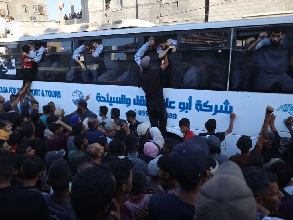 Gaza Berpesta: 1.700 Tahanan Palestina Dibebaskan, Sambutan Haru di Khan Yunis