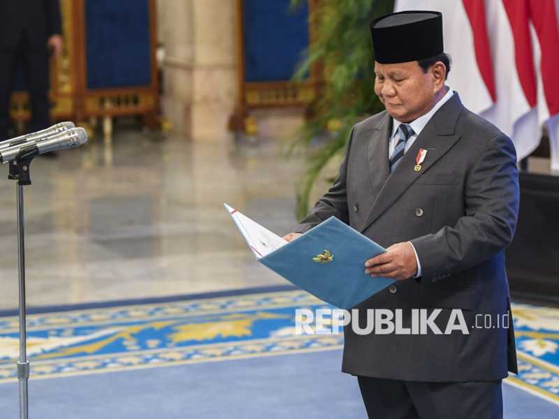 Prabowo lantik menteri dan wakil menteri dalam reshuffle Kabinet Merah Putih