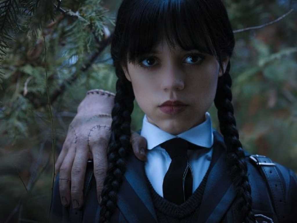 Boombayah BLACKPINK Pecah Kesunyian Wednesday Season 2, Jenna Ortega Menari Kocak
